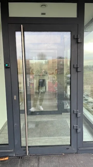 Vue d’ensemble d’un coulissant sombre